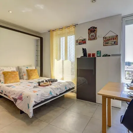 Le Road 66 - Bourroches I Cosy & Tram Apartament